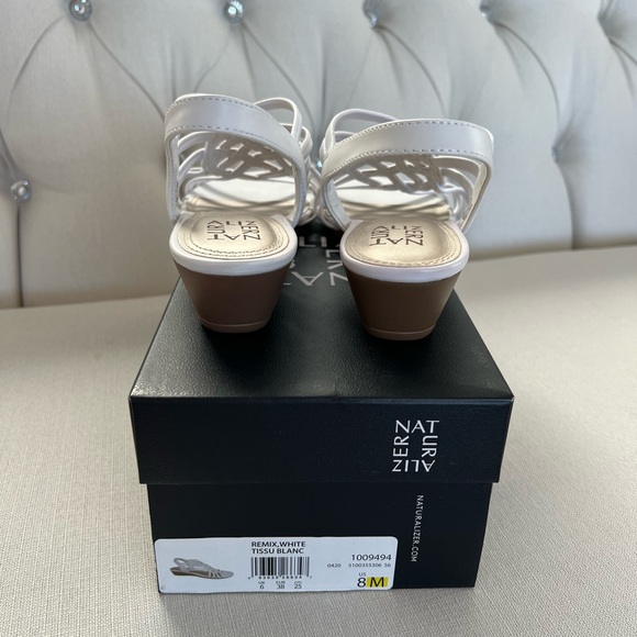 Women’s Naturalizer White Sandals , US sz 8 brand new - Picture 5 of 9